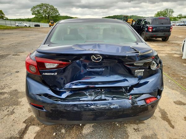 2018 MAZDA 3
