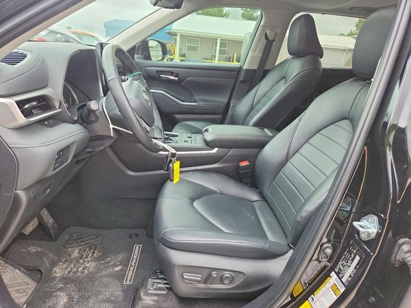 2024 TOYOTA HIGHLANDER