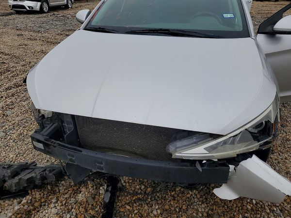 2019 HYUNDAI ELANTRA