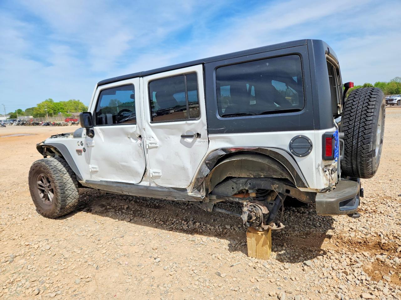 2016 JEEP WRANGLER UNLIMITED SAHARA 4X4