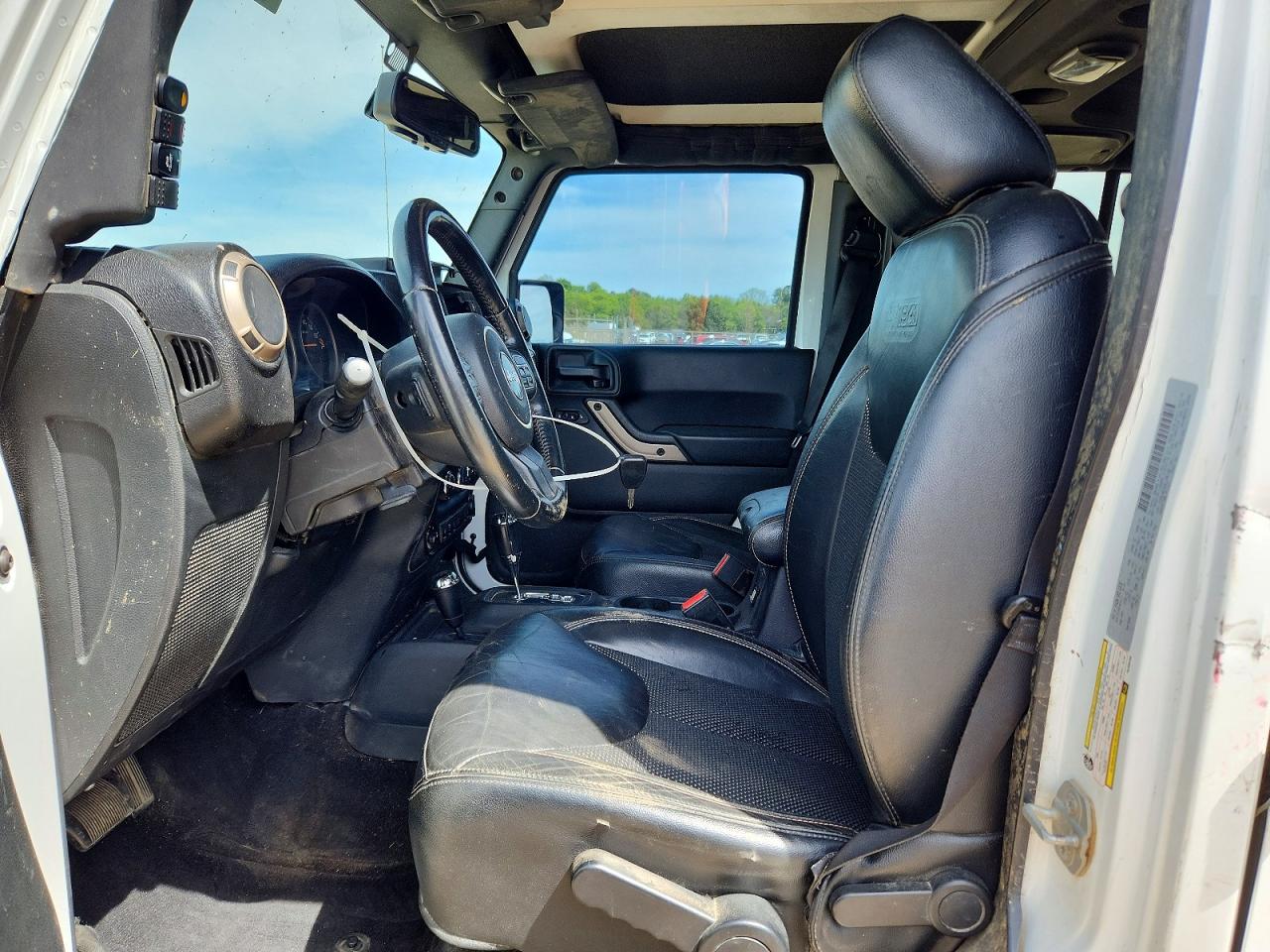 2016 JEEP WRANGLER UNLIMITED SAHARA 4X4