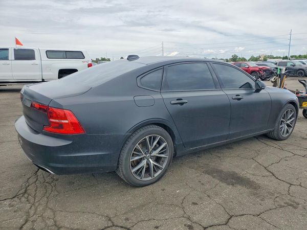 2018 VOLVO S90 Momentum