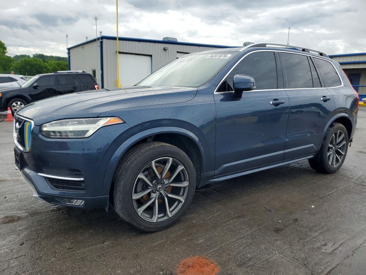 2019 VOLVO XC90 Momentum