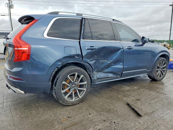2019 VOLVO XC90 Momentum