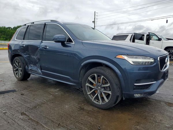 2019 VOLVO XC90 Momentum