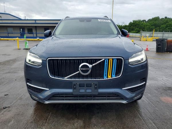 2019 VOLVO XC90 Momentum