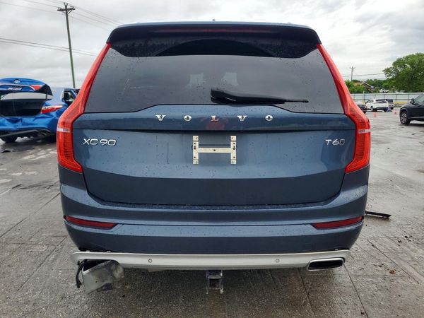 2019 VOLVO XC90 Momentum