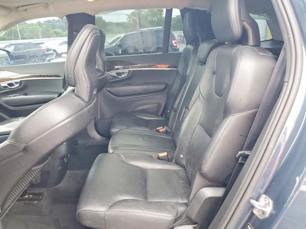 2019 VOLVO XC90 Momentum