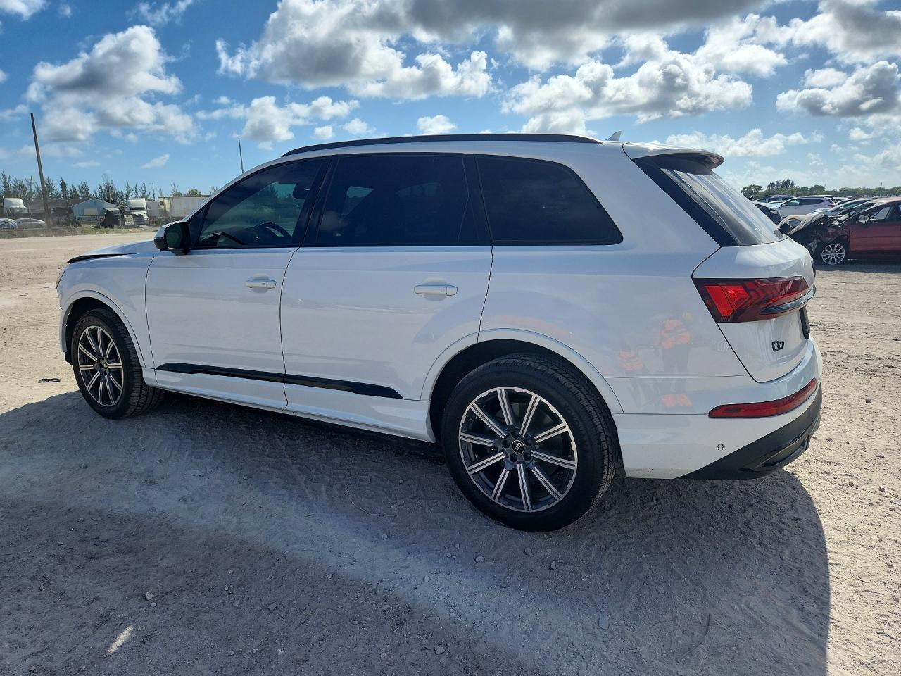 2022 AUDI Q7 quattro Premium Plus