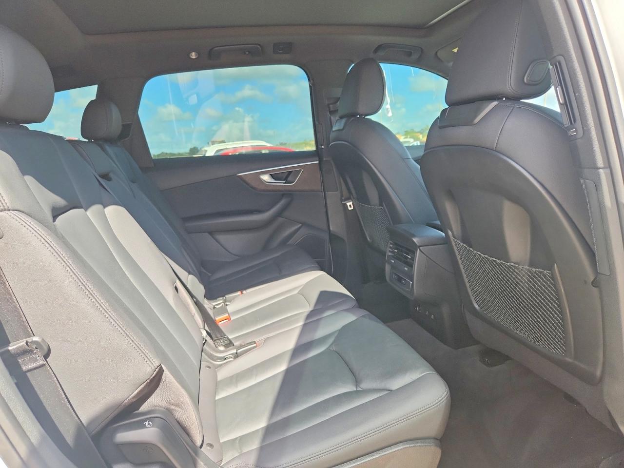2022 AUDI Q7 quattro Premium Plus