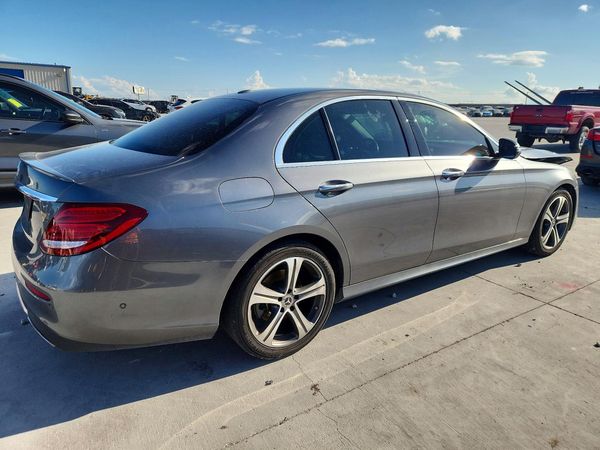 2018 MERCEDES-BENZ E E300
