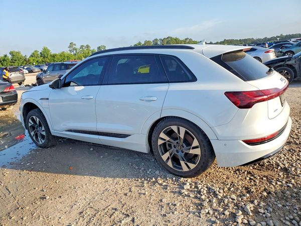 2022 AUDI E-TRON