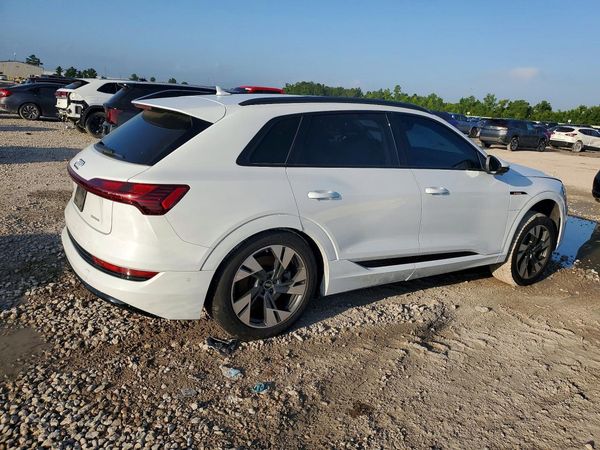 2022 AUDI E-TRON