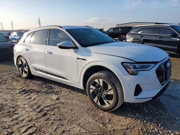 2022 AUDI E-TRON