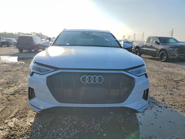 2022 AUDI E-TRON