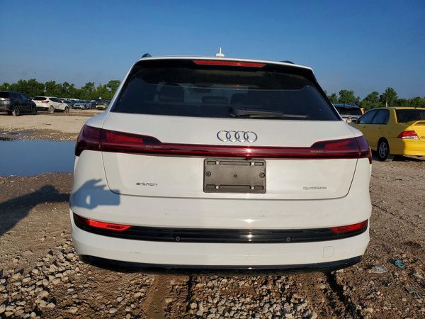 2022 AUDI E-TRON