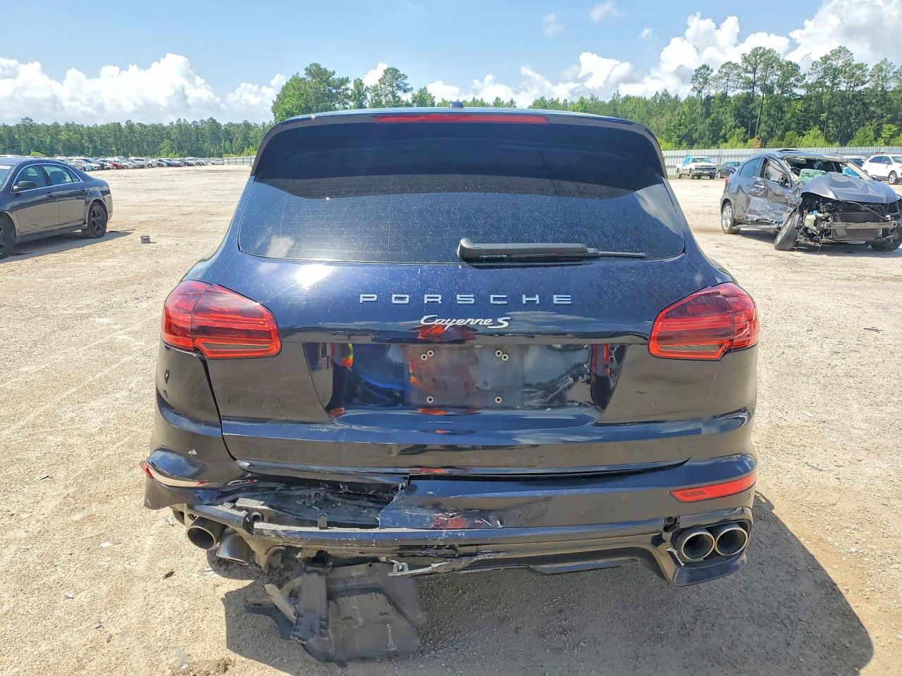 2016 PORSCHE CAYENNE