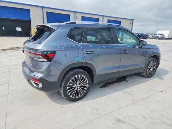 2025 VOLKSWAGEN TAOS SE