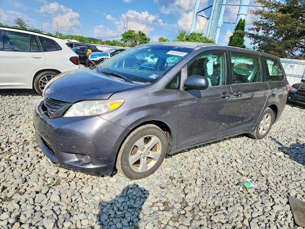 2017 TOYOTA SIENNA L