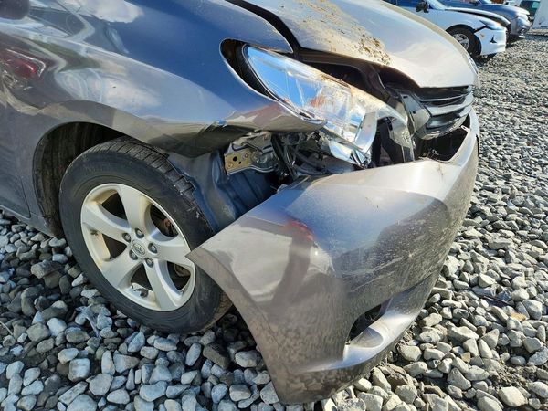 2017 TOYOTA SIENNA L