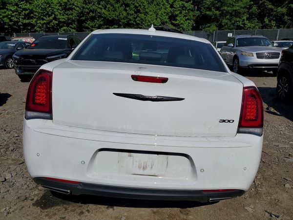 2022 CHRYSLER 300 Touring L