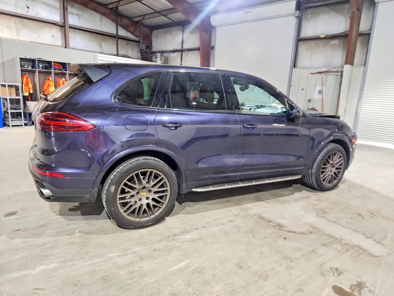 2017 PORSCHE CAYENNE
