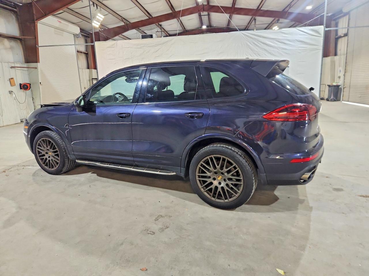 2017 PORSCHE CAYENNE