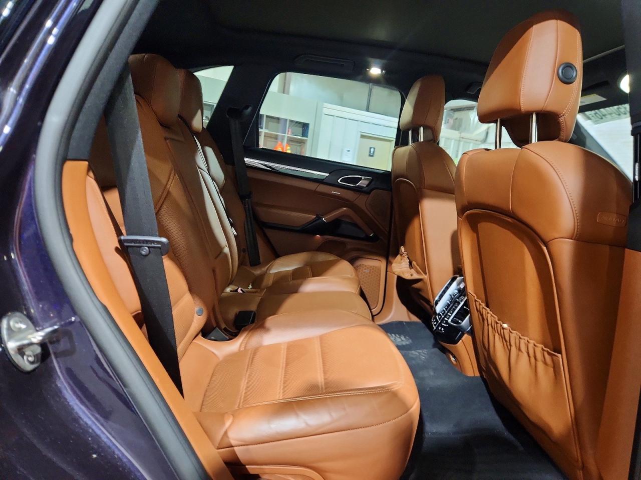 2017 PORSCHE CAYENNE