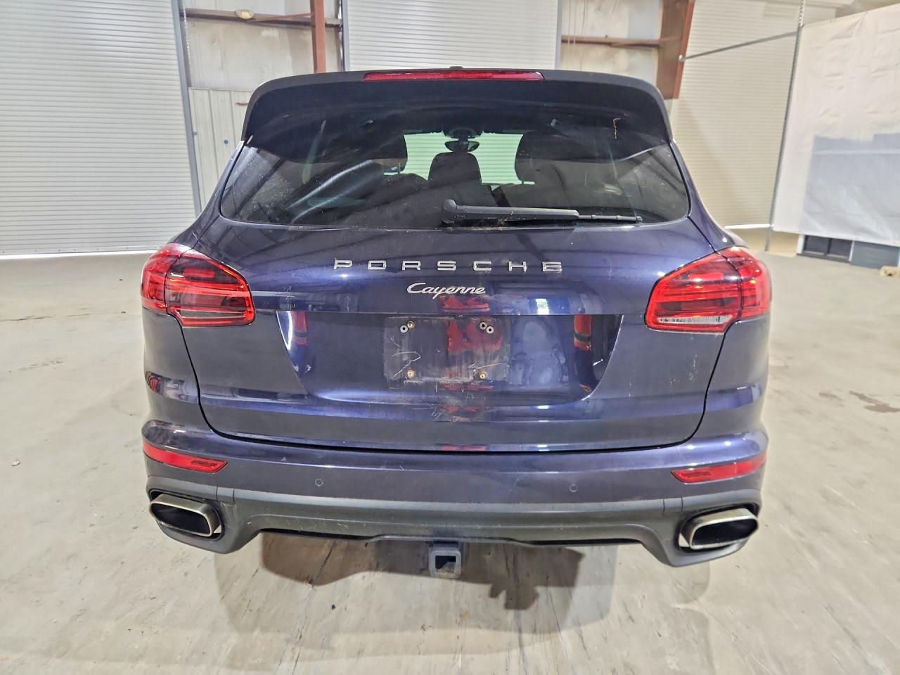 2017 PORSCHE CAYENNE