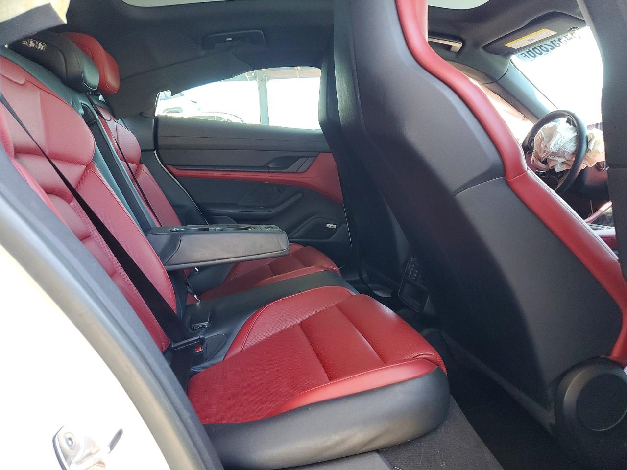 2023 PORSCHE TAYCAN