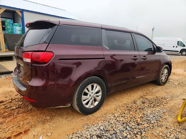 2016 KIA SEDONA LX - Middle-low