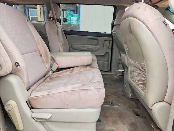 2016 KIA SEDONA LX - Middle-low
