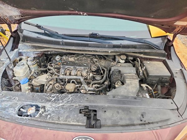 2016 KIA SEDONA LX - Middle-low