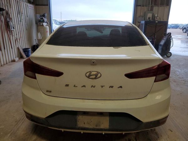 2019 HYUNDAI ELANTRA SE