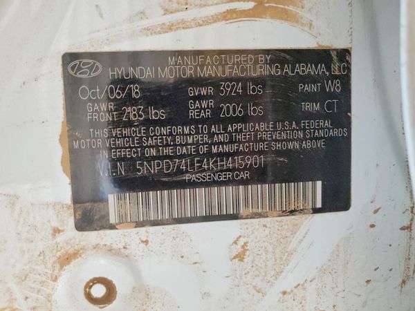 2019 HYUNDAI ELANTRA SE