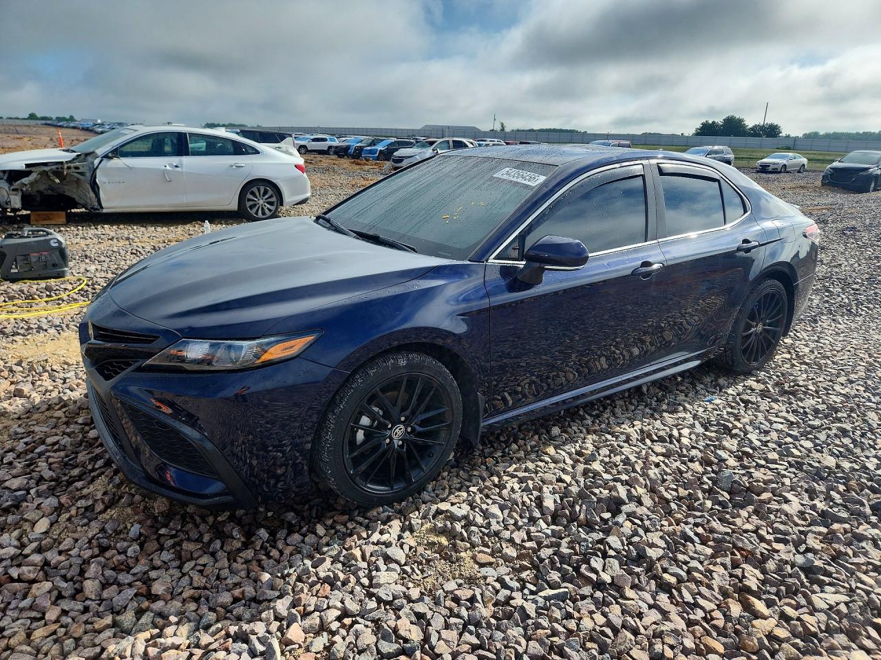 2022 TOYOTA CAMRY SE — Front 3/4