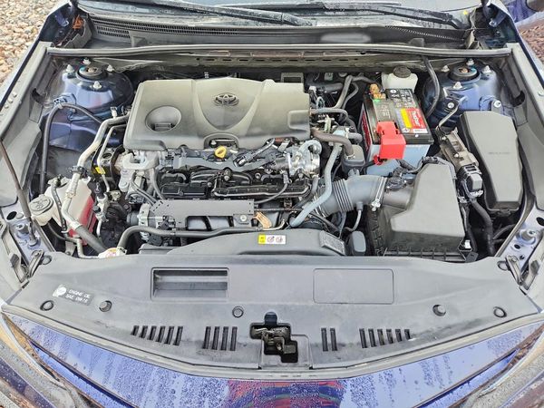 2022 TOYOTA CAMRY SE — Engine bay
