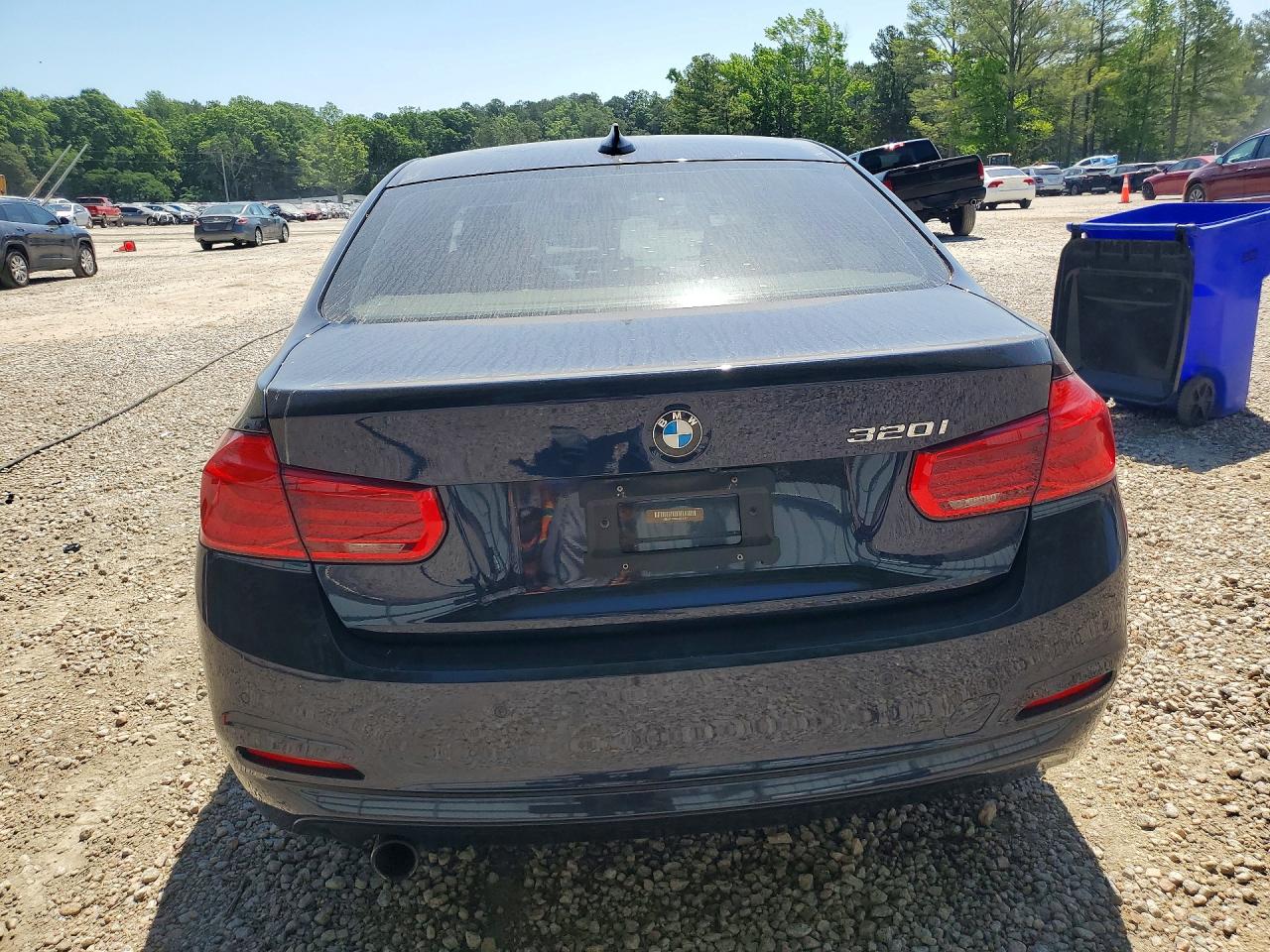2016 BMW 320