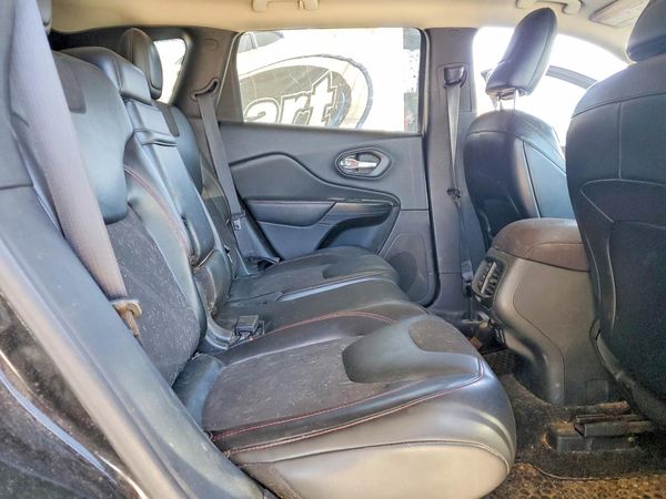 2015 JEEP CHEROKEE TRAILHAWK 4X4