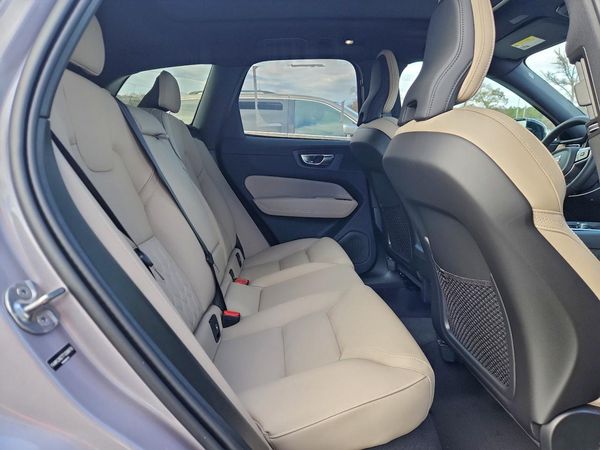2026 VOLVO XC60 Plus Dark — PSRS