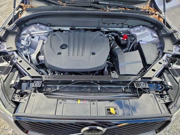 2026 VOLVO XC60 Plus Dark — Engine bay