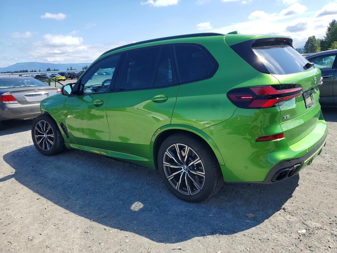 2024 BMW X5 M60i