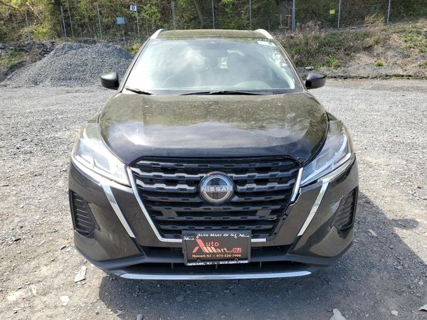 2023 NISSAN KICKS