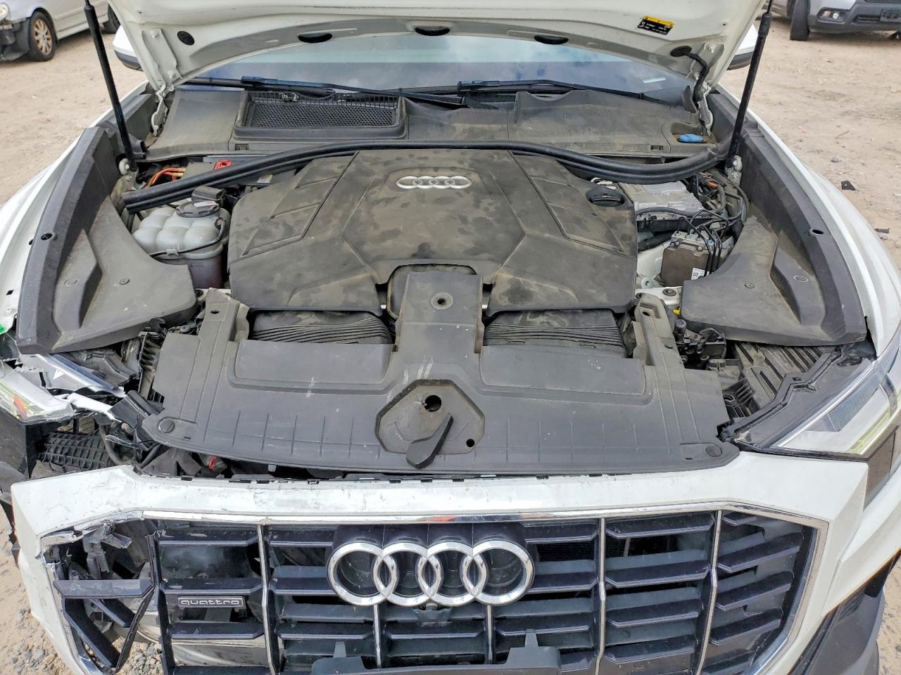 2021 AUDI Q8