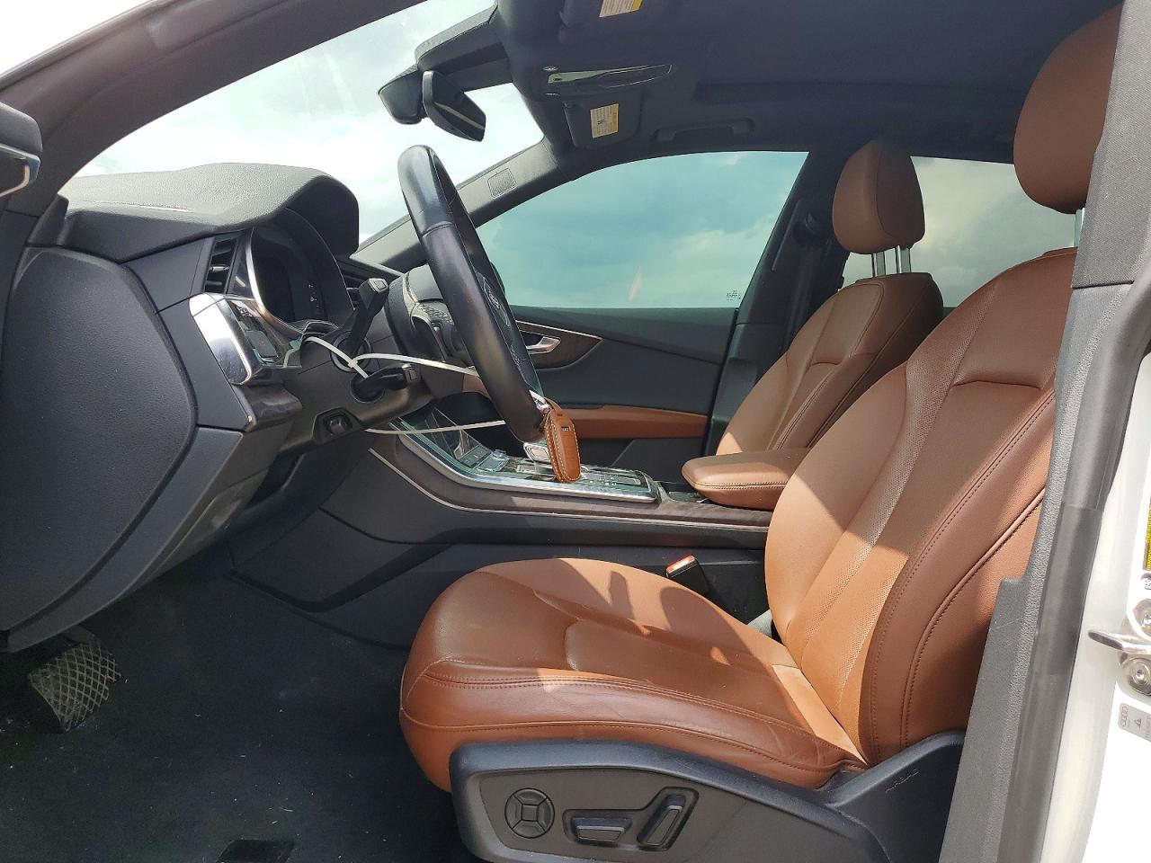 2021 AUDI Q8