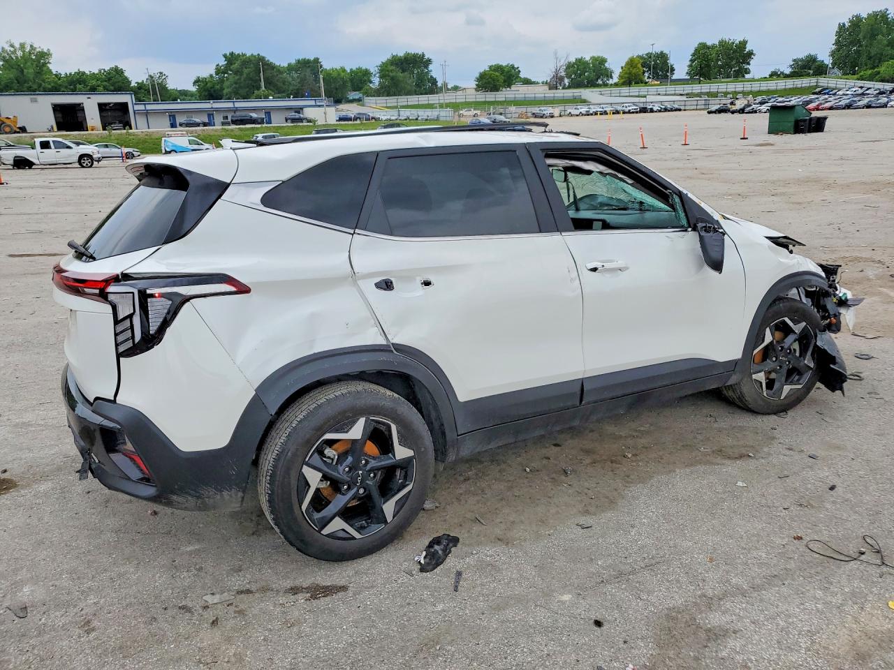 2025 KIA SELTOS EX