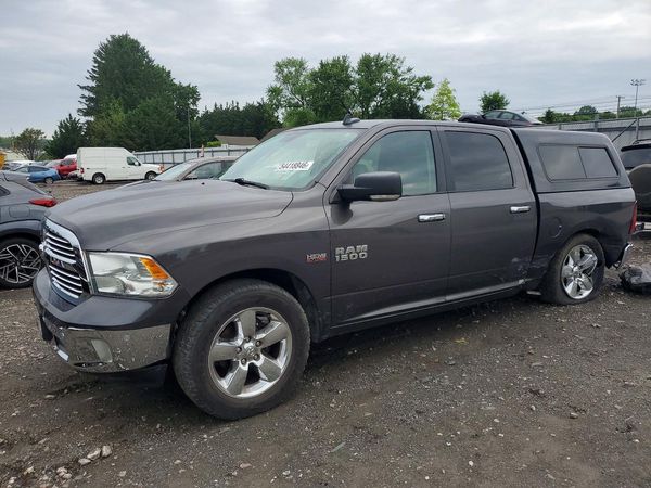 2017 RAM 1500 SLT