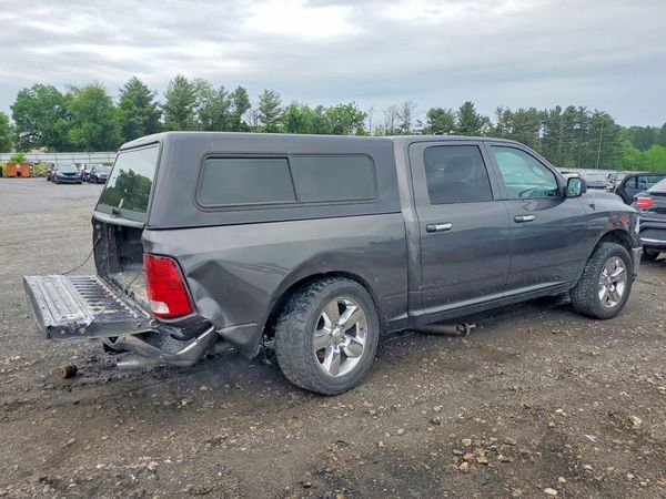 2017 RAM 1500 SLT