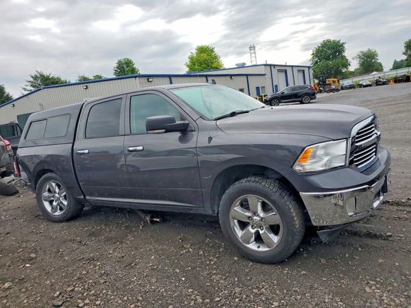 2017 RAM 1500 SLT