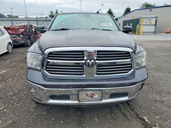 2017 RAM 1500 SLT